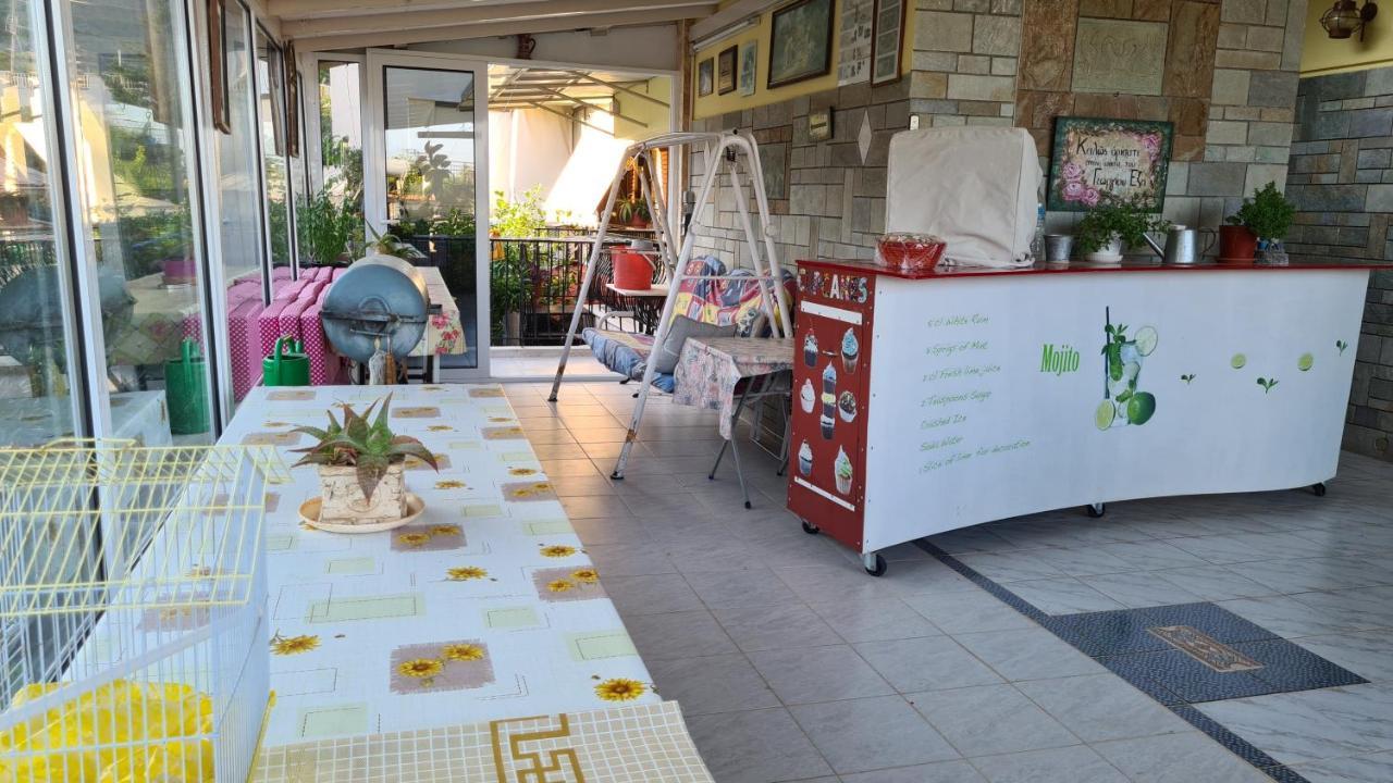 Villa George - Family Holidays Néa Mákri المظهر الخارجي الصورة
