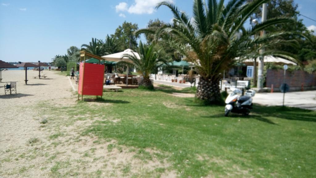 Villa George - Family Holidays Néa Mákri المظهر الخارجي الصورة