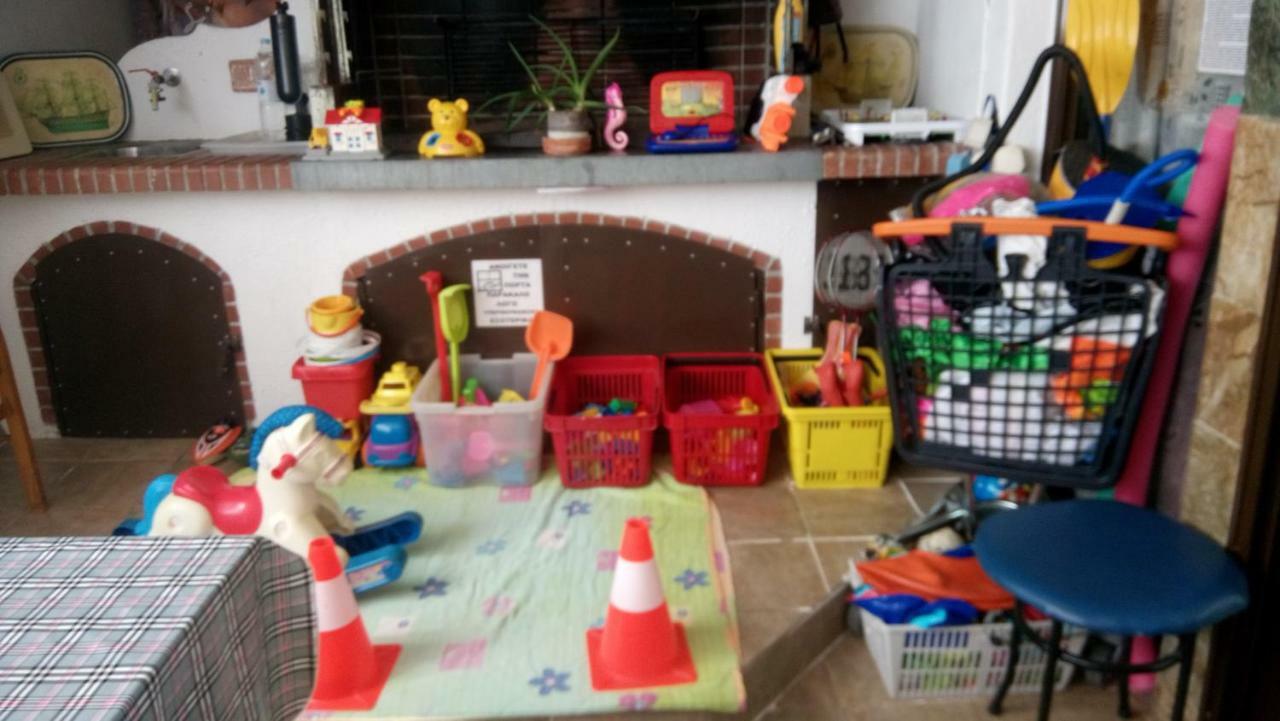 Villa George - Family Holidays Néa Mákri المظهر الخارجي الصورة